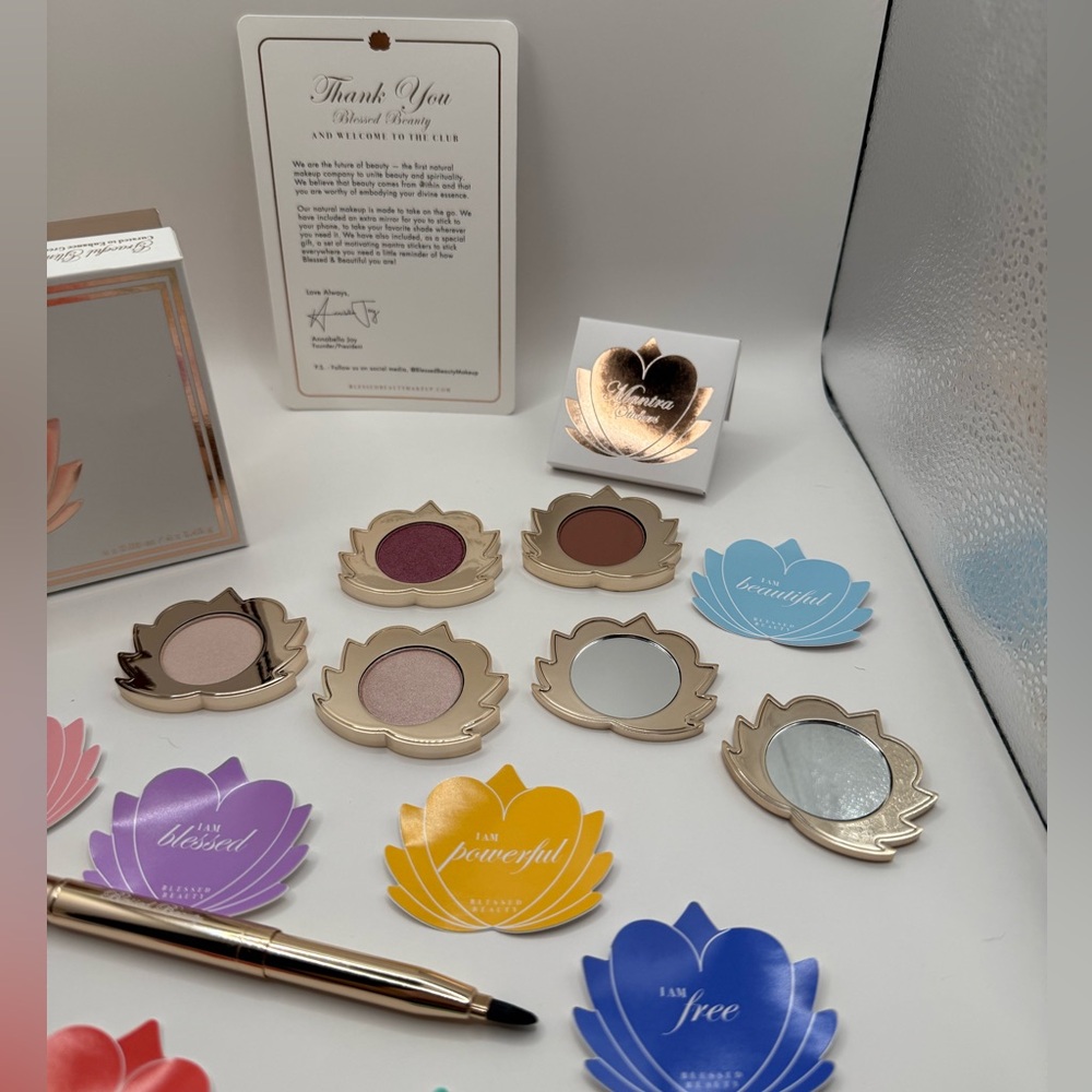 Blessed Beauty Natural Eye Shadow Set of 4  Stackable Quad & Double Sided Brush